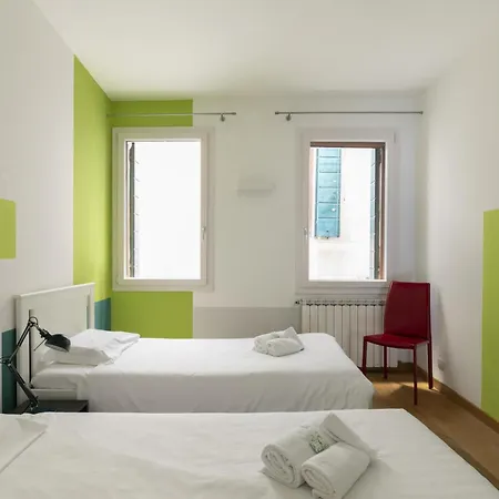 Lively - 3 Bedrooms 2 Steps From Campo San Lio Apartament Wenecja